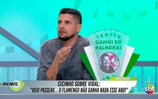 Cicinho faz projeção de títulos do Flamengo na temporada: 'Se for de eleitor'