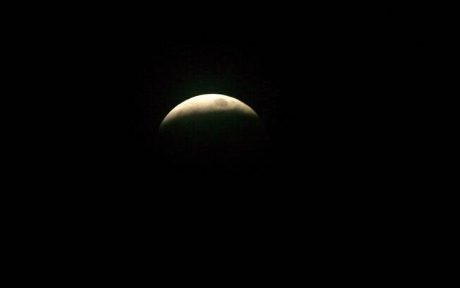 Com a Lua cheia em Sagitário, o eclipse desta sexta-feira (5) promete mexer com as emoções