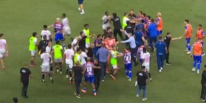 Vídeo: Fortaleza x Vasco acaba em briga e empurra-empurra	