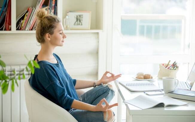 Perder peso e mantê-lo é possível com a meditação, pois a técnica trabalha a questão emocional ligada ao desejo de comer