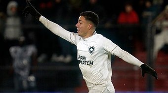 Molenbeek conversa por empréstimo de Carlos Alberto