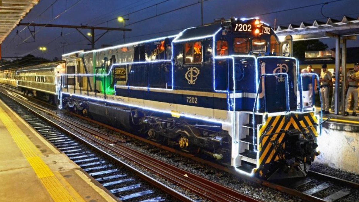 O trem iluminado vai percorrer mais de 800 quilômetros O trem iluminado vai percorrer mais de 800 quilômetros