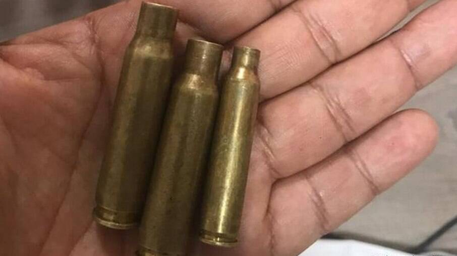 Cápsulas de fuzil recolhidas após tiroteio na comunidade Palimiú, na Terra Indígena Yanomami 