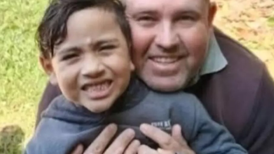 Pai joga filho de 5 anos de ponte no RS Pai joga filho de 5 anos de ponte no RS