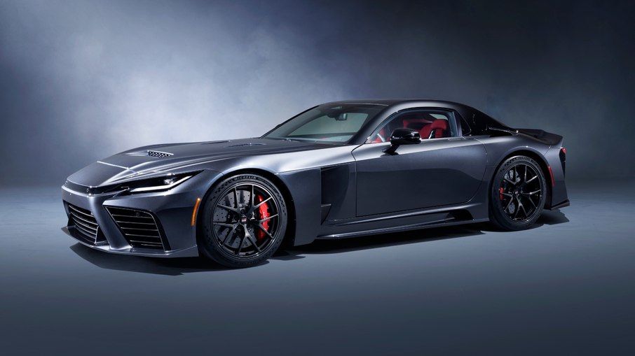 Dianteira do GR GT com entradas de ar ampliadas, rodas de liga e freios carbono-cerâmicos Dianteira do GR GT com entradas de ar ampliadas, rodas de liga e freios carbono-cerâmicos