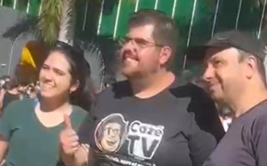 Sósia de Casimiro Miguel vira atração na sede da CazéTV