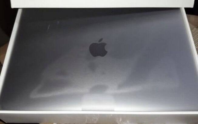 MacBook que normalmente custa R$ 7 mil está com lance inicial de R$ 500 no leilão