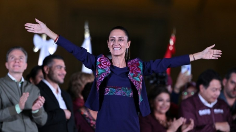 Claudia Sheinbaum comemora vitória esmagadora nas eleições presidenciais mexicanas em 2 de junho de 2024