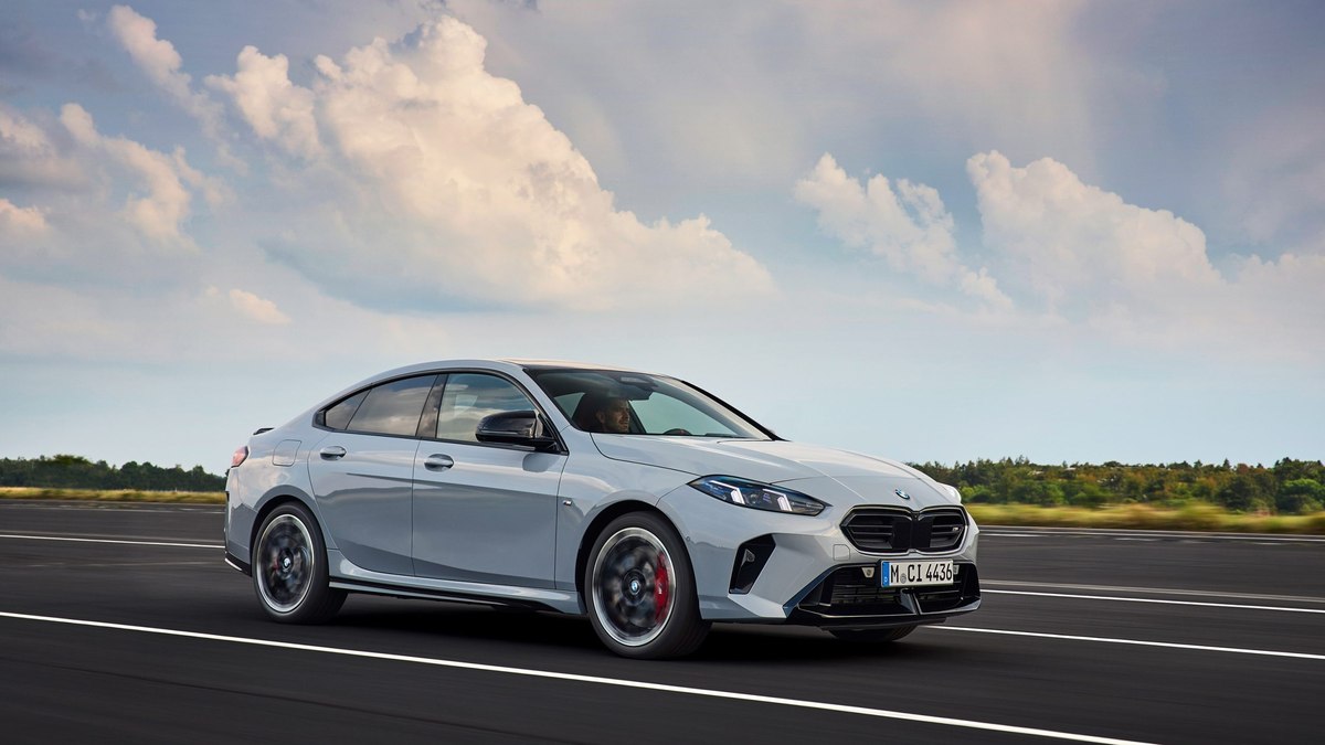 M235 mostra as garras