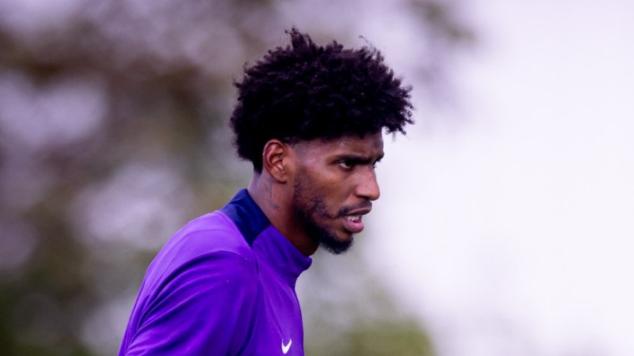 Hugo Souza em treinamento do Corinthians