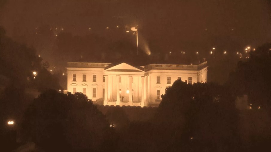 Alerta de tornado foi emitido em Washigton D.C. pouco depois da suspensão do Cacique Cobra Coral Alerta de tornado foi emitido em Washigton D.C. pouco depois da suspensão do Cacique Cobra Coral