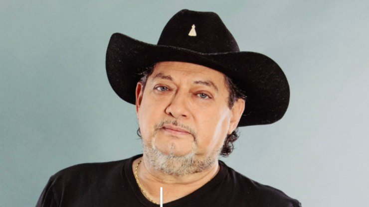Mion cai na gargalhada depois de resposta 