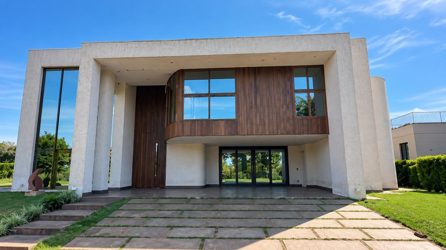 Casa à venda em leilão - Av. das Cataratas, s/nº - Lote 2378, quadra 06, quadrante 10 - Centro - Foz do Iguaçu / PR Casa à venda em leilão - Av. das Cataratas, s/nº - Lote 2378, quadra 06, quadrante 10 - Centro - Foz do Iguaçu / PR
