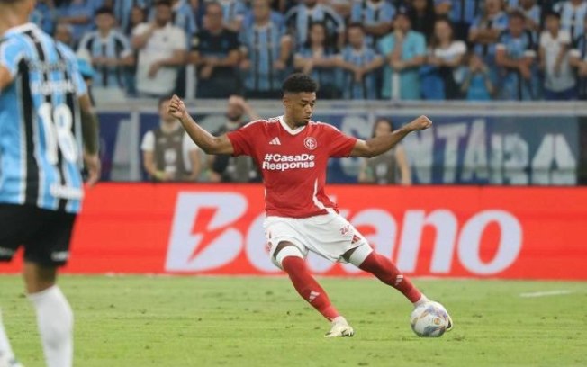 Victor Gabriel é a principal surpresa positiva do Internacional na temporada por assumir posto como titular Victor Gabriel é a principal surpresa positiva do Internacional na temporada por assumir posto como titular