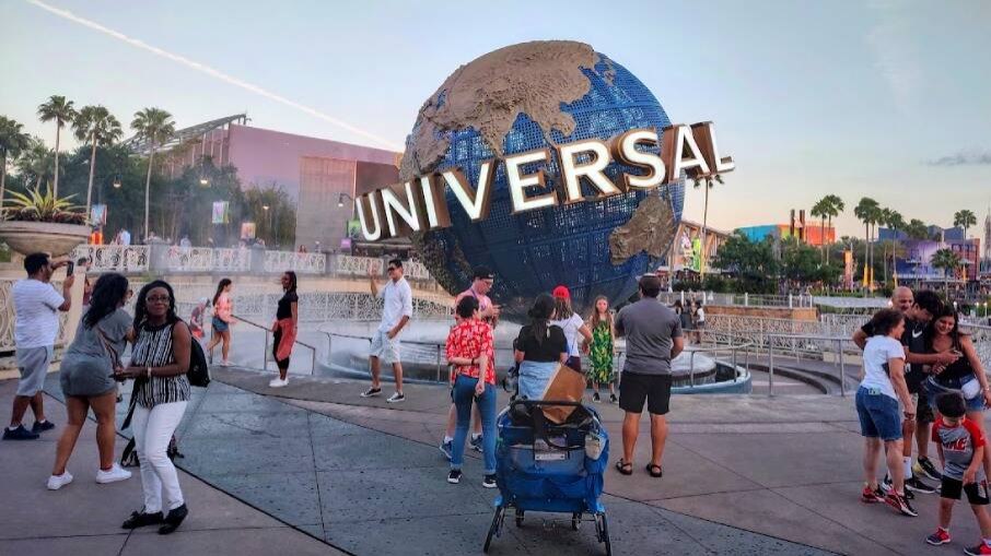 O globo da Universal é parada obrigatória para fotos 
