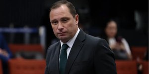 Cid retira tornozeleira eletrônica e inicia cumprimento de pena