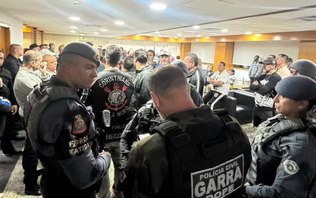 Corinthians: torcedores invadem sede e PM precisa ser acionada