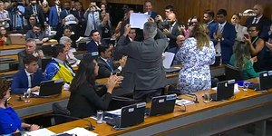 Crise no PT do Senado expõe divergência sobre CPMI do INSS