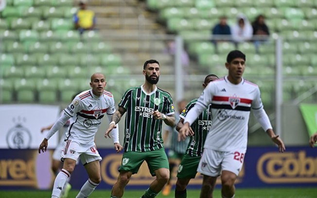 Dorival cobra reação do São Paulo jogando fora de casa