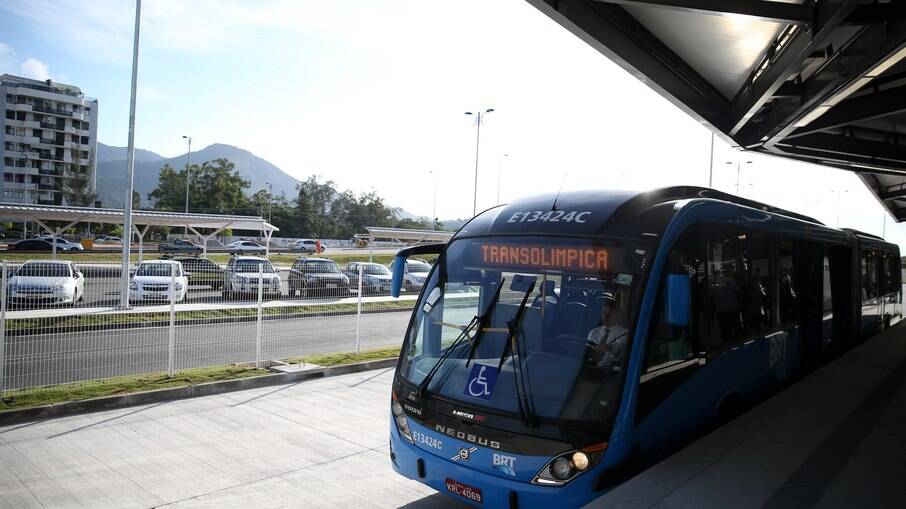 Em dia de paralização, passageiros reclamam sobre o transporte