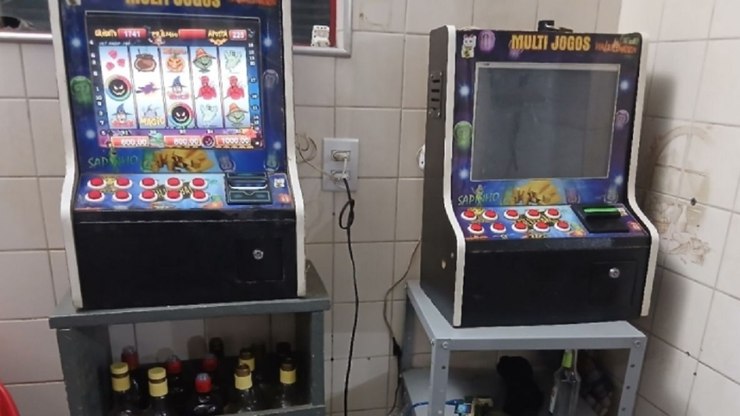 GCM encontra máquinas de aposta em comércio de Vinhedo