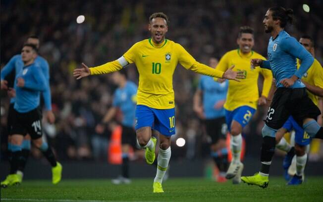 Neymar marcou o único gol do amistoso contra o Uruguai