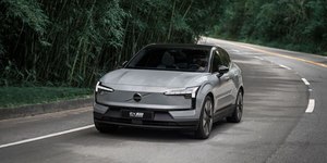 Volvo EX30 Twin Motor chega com 428 cv e 0 a 100 em 3,6 s