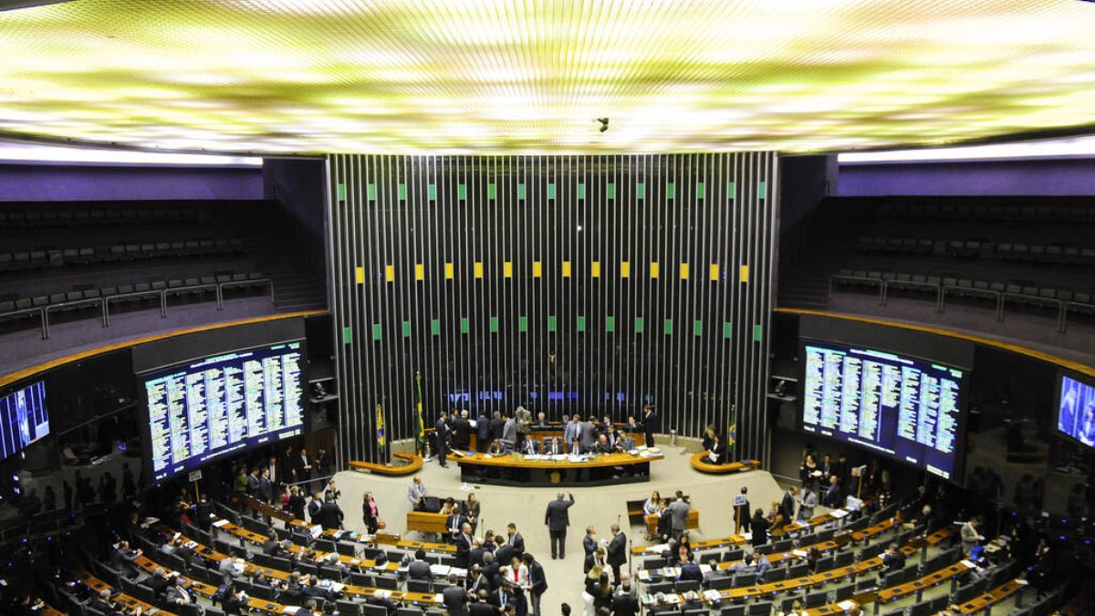 Congresso Nacional derruba veto presidencial de Temer e permite refinanciamento das dívidas de pequenas e médias empresas.