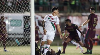 Cano%20faz%20dois%20gols%20e%20d%C3%A1%20a%20volta%20por%20cima%20no%20Fluminense