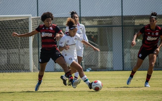 Flamengo vence o Fluminense em jogo pelo Carioca Feminino