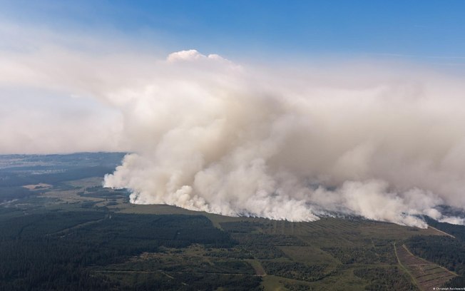 Incêndio é descrito pelas autoridades como o maior da história moderna da Bélgica Incêndio é descrito pelas autoridades como o maior da história moderna da Bélgica