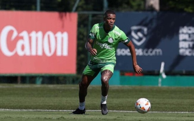 Caio Paulista está cada vez mais sem espaço no Palmeiras Caio Paulista está cada vez mais sem espaço no Palmeiras