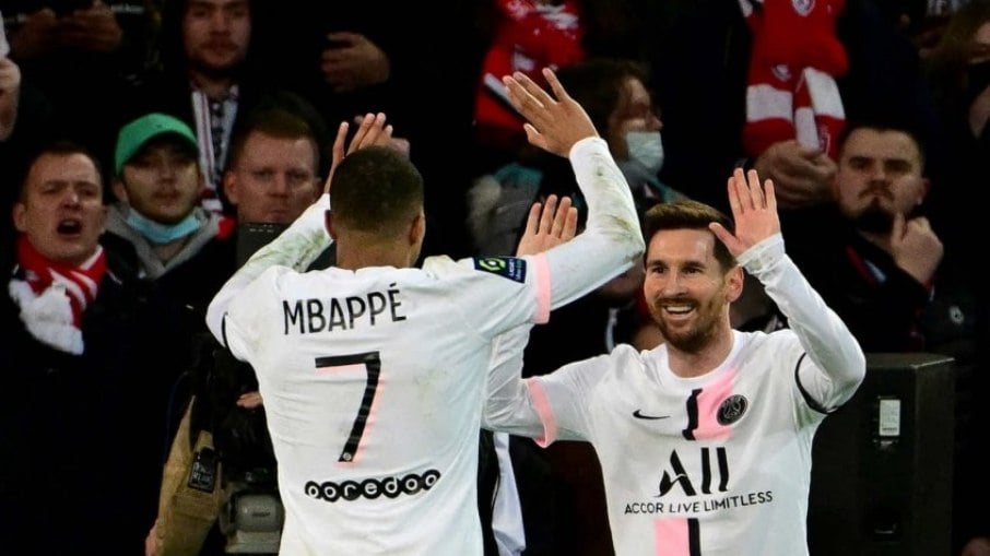 Messi e Mbappé dividem vestiário no PSG