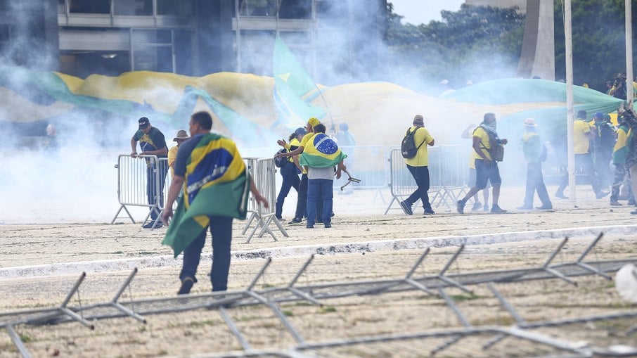 Bolsonaristas golpistas invadiram Congresso, STF e Palácio do Planalto
