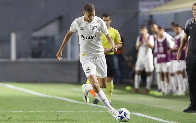 Lateral inicia nova fase da recuperação após longo período de molho
