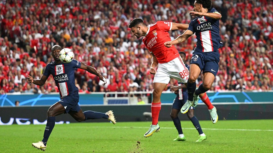 Champions: Benfica e PSG empatam em jogo com 'clima de clássico