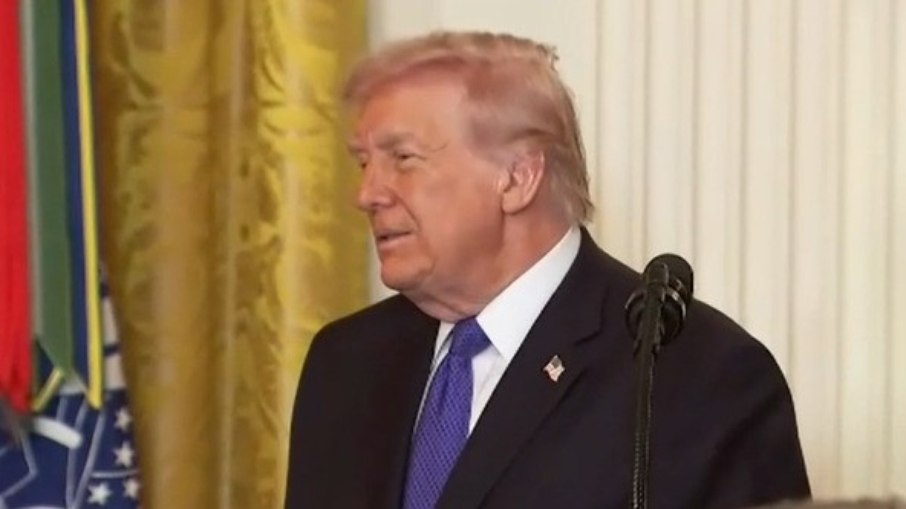 O presidente Donald Trump, em evento na Casa Branca, na sua primeira declaração pública sobre o conflito com o Irã