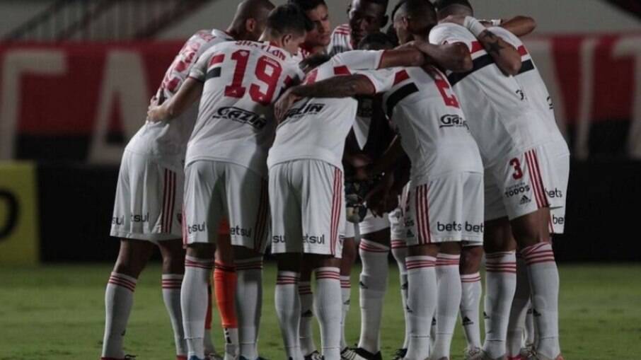 Fluminense x Chapecoense: veja onde assistir, escalações, desfalques e  arbitragem, brasileirão série a