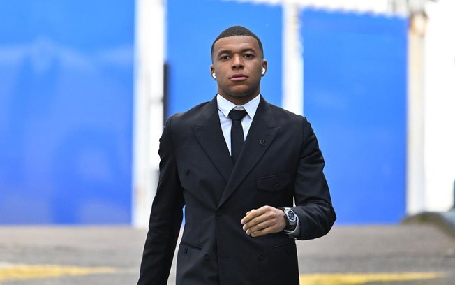 Mbappé na beca para o Real Madrid