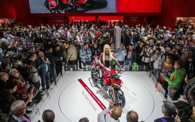 Ducati Streetfighter: Naked esportiva que além de bonita, oferece desempenho de supermoto