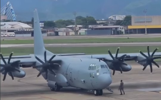 Avião militar dos EUA pousa no Galeão; veja o que se sabe