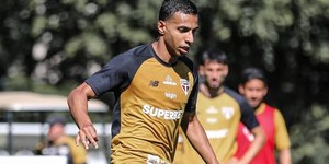 Victor Sá é apresentado no São Paulo, mas não pode jogar; entenda