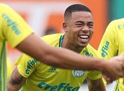Gabriel Jesus chega ao Manchester City e pode estrear já na sexta-feira