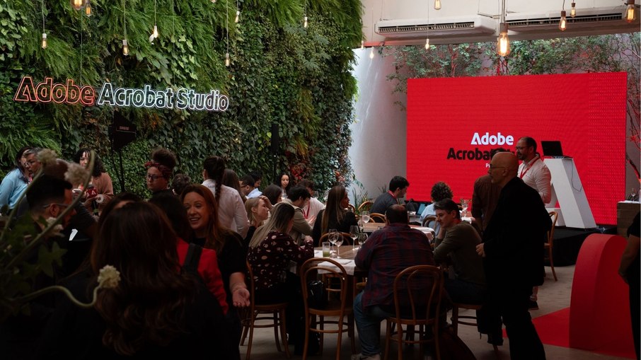 Evento de divulgação do Acrobat Studio