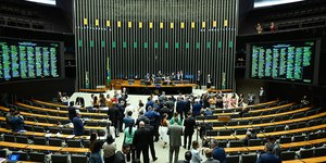 Veja os 54 senadores eleitos neste domingo em todo o país