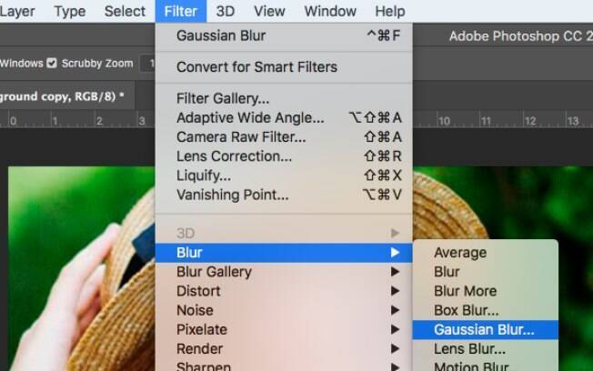 No menu Filter, clique em Blur > Gaussian Blur. 