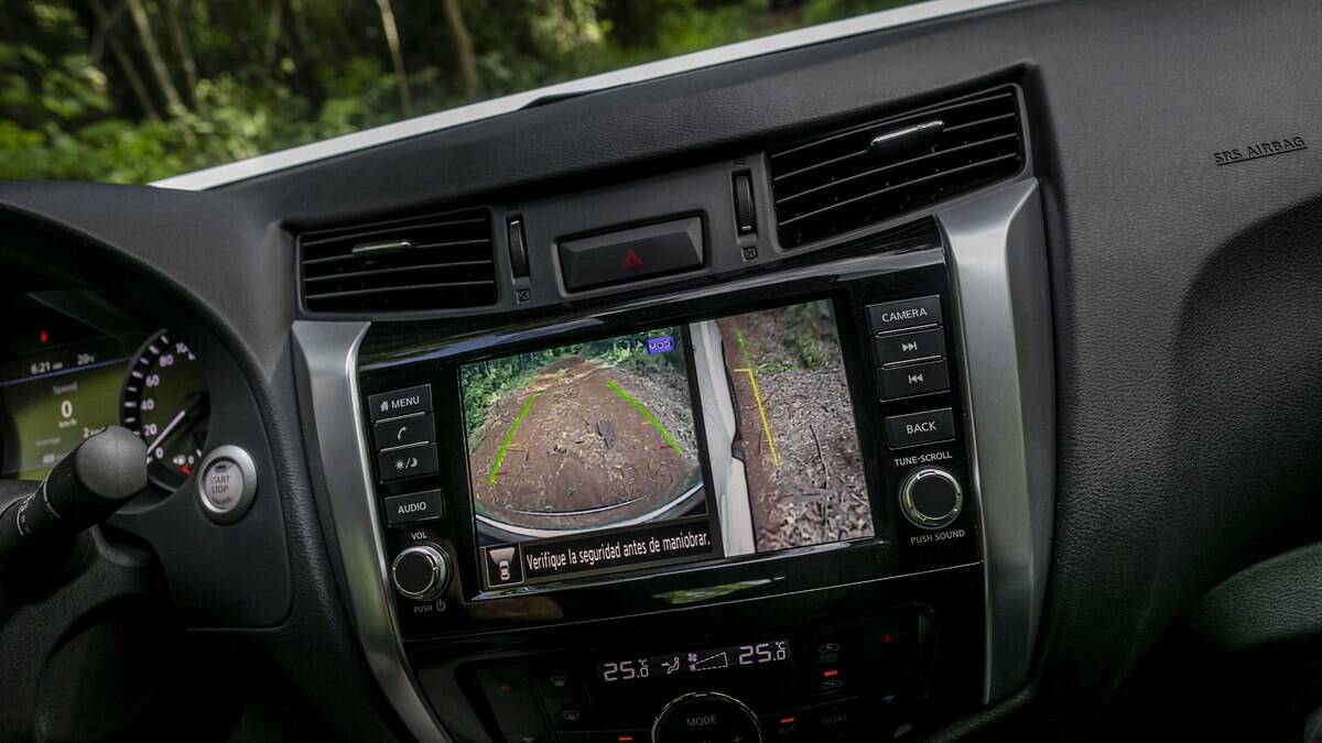 Nissan Frontier Pro-4X 2023 vem com sistema multimídia de 8 polegadas e câmera com visão de 360 graus Nissan Frontier Pro-4X 2023 vem com sistema multimídia de 8 polegadas e câmera com visão de 360 graus