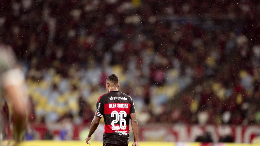 Alex Sandro vive má fase nas vésperas da convocação para a Copa