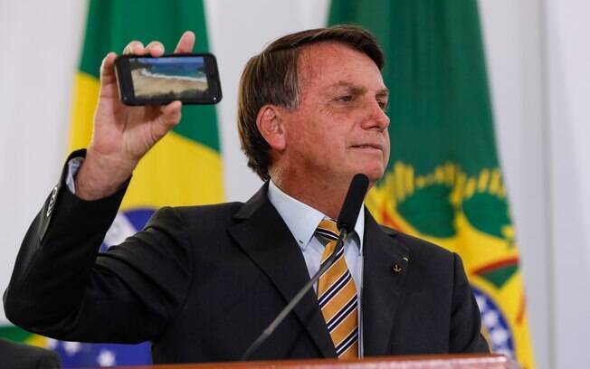 Bolsonaro diz que camponeses não foram “frouxos” durante pandemia