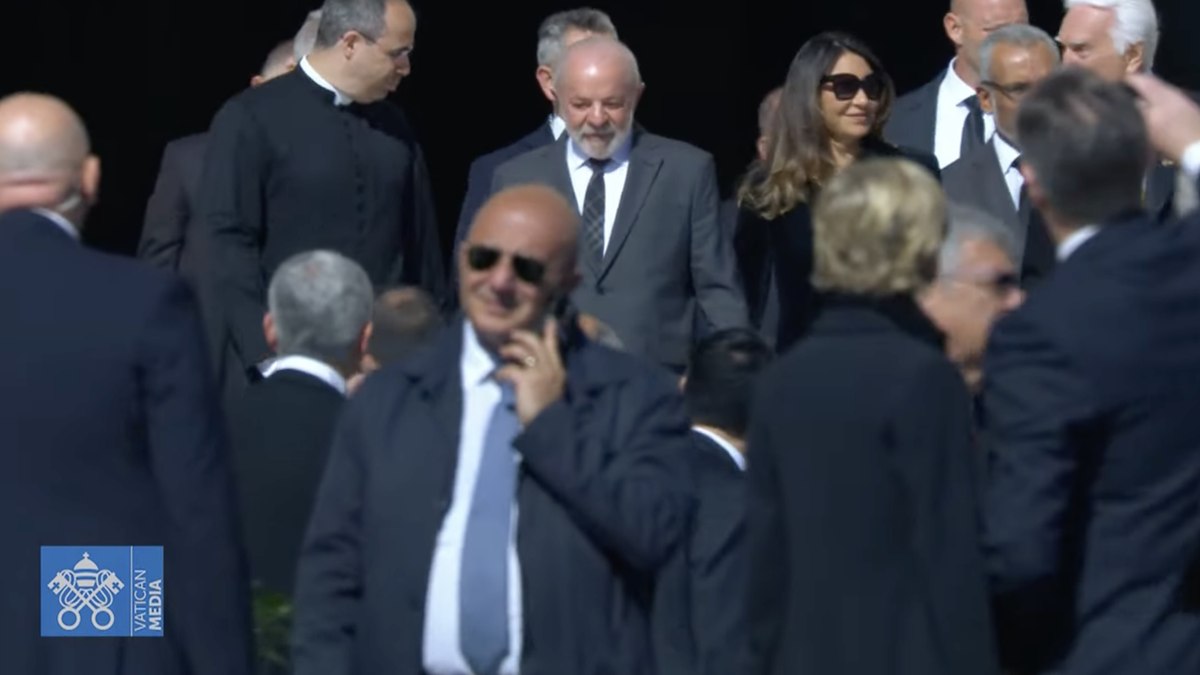 Lula e Janja no funeral do Papa Francisco Lula e Janja no funeral do Papa Francisco